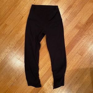 Black Lululemon cropped leggings